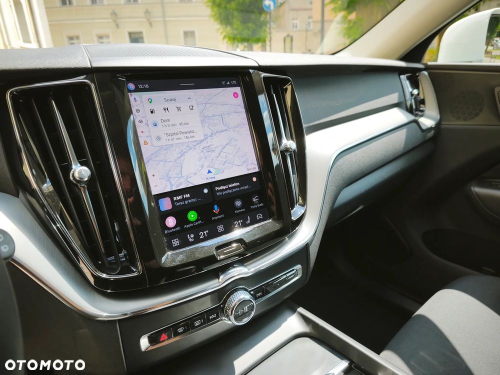 Volvo XC 60 B4 B Momentum Pro - 17