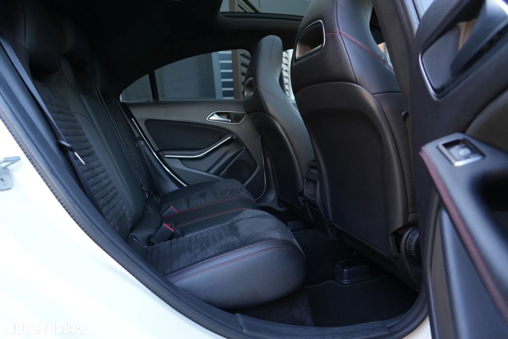 Mercedes-Benz CLA 200 - 12