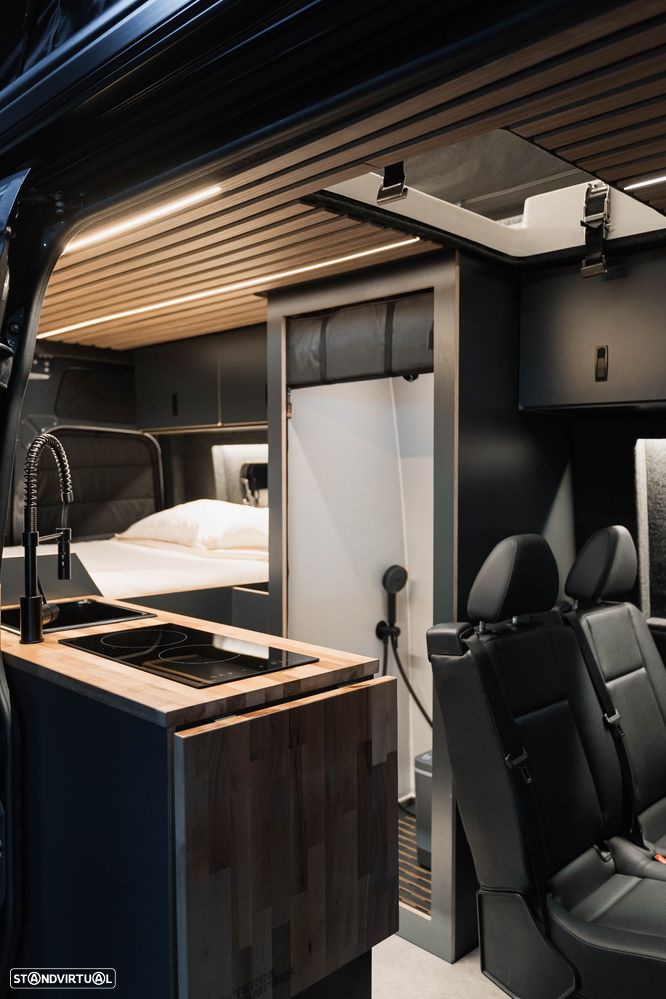 Mercedes-Benz Sprinter - 11