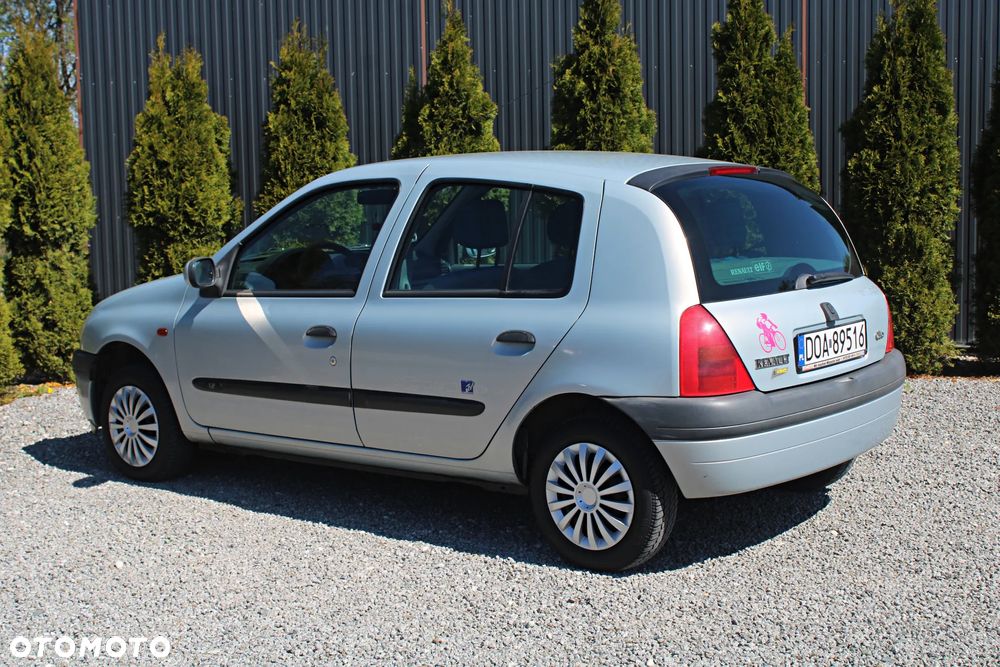 Renault Clio - 7