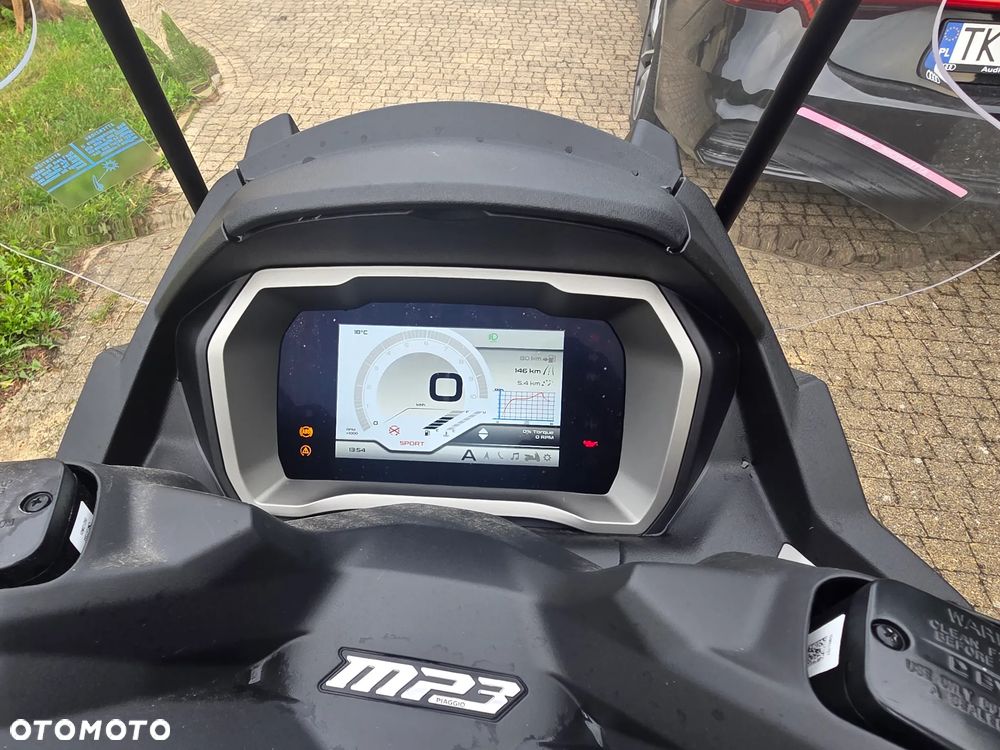Piaggio MP-3 - 7