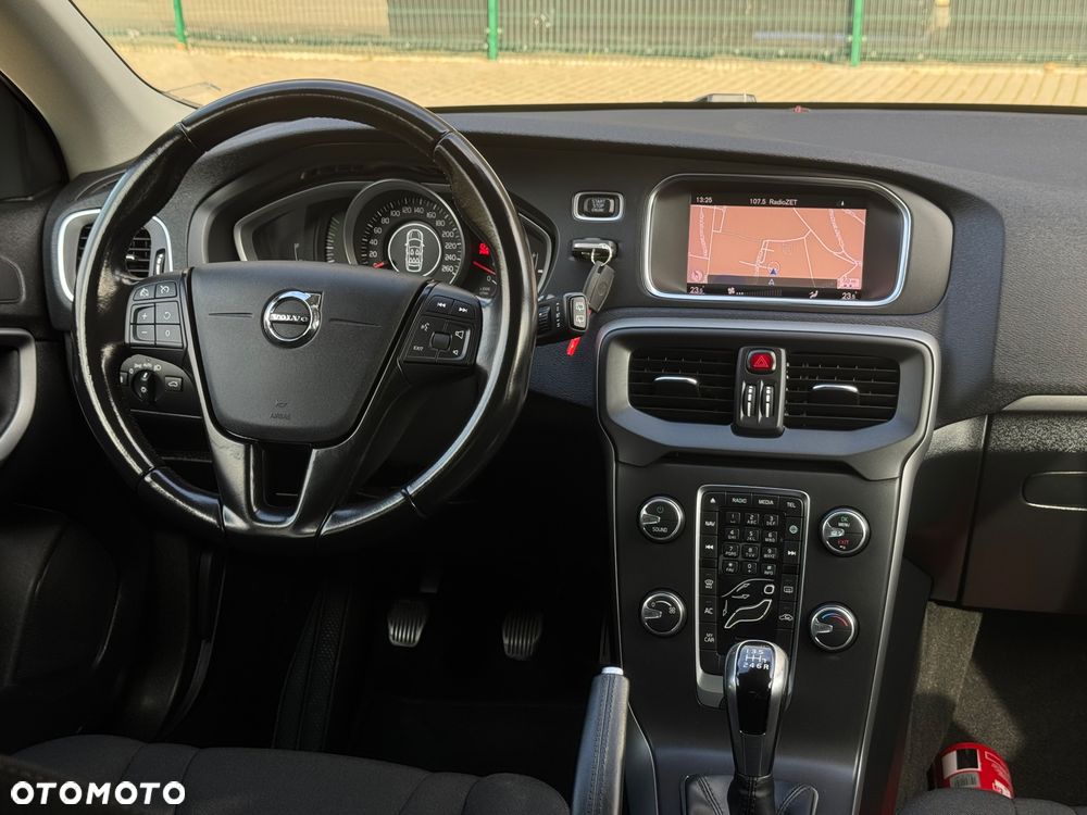 Volvo V40 D2 Summum - 9