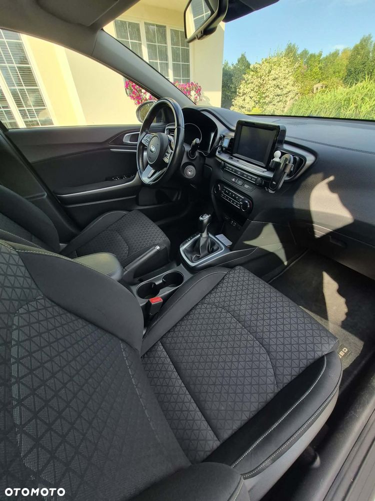 Kia Ceed 1.4 L - 9