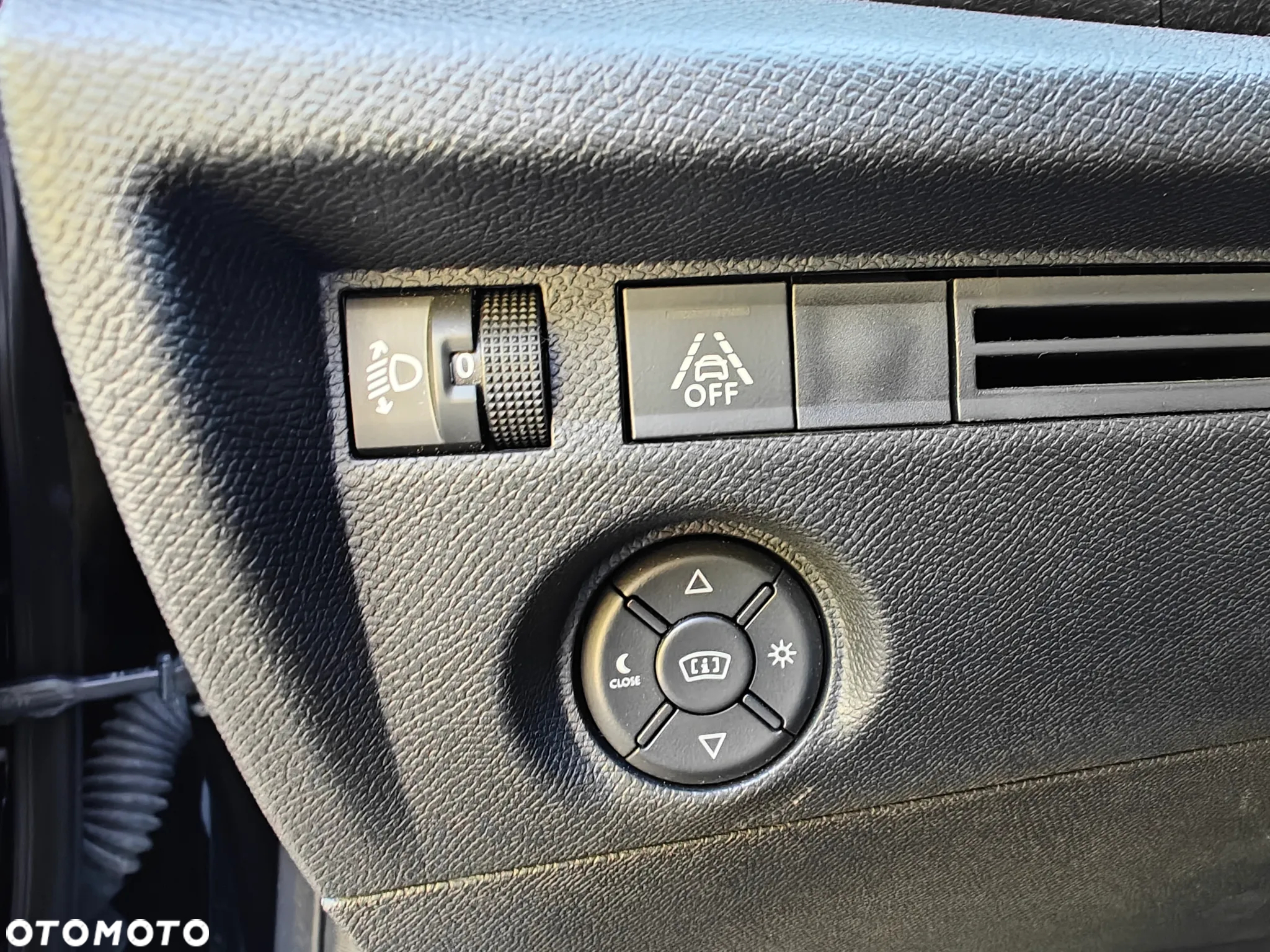 Citroën C4 BlueHDi 130 Stop&Start EAT8 SHINE - 16