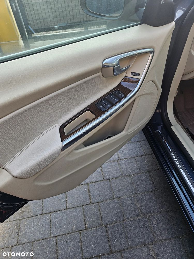 Volvo S60 2.5 T5 - 16