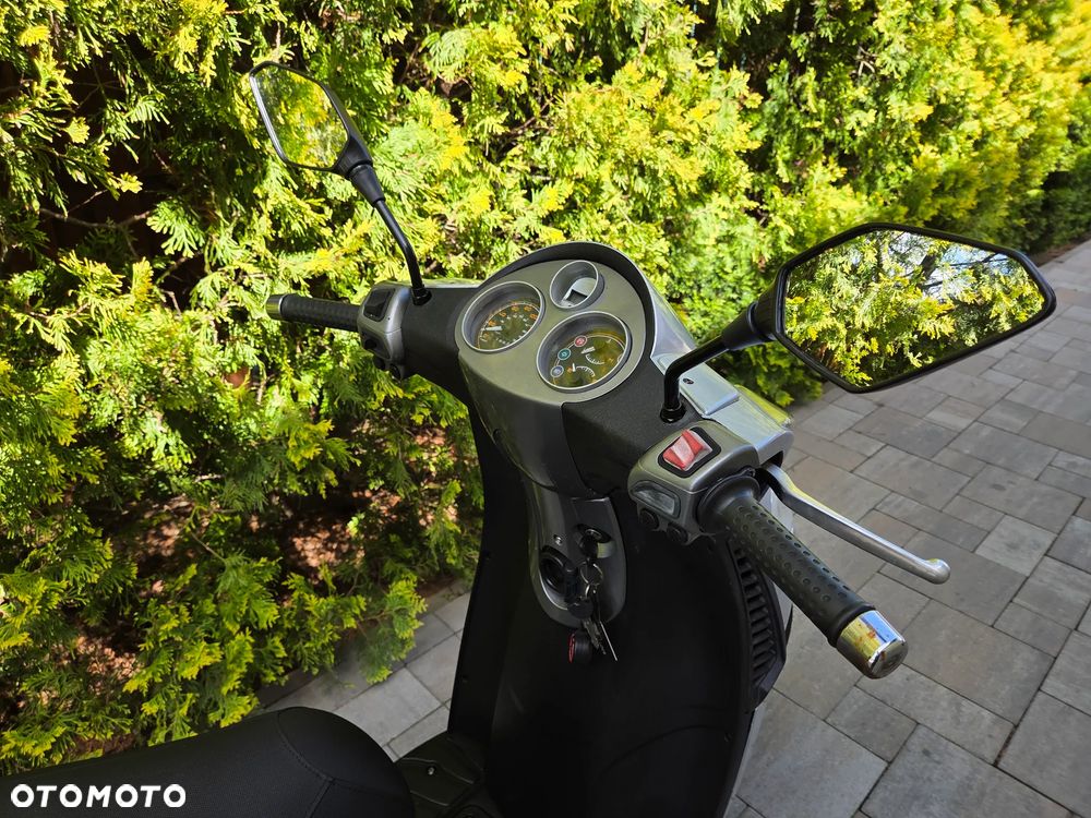 Piaggio Carnaby - 11