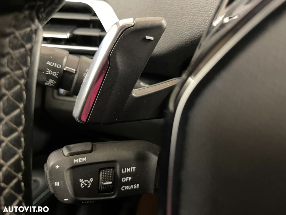 Peugeot 3008 225 e-EAT8 Allure Pack - 25