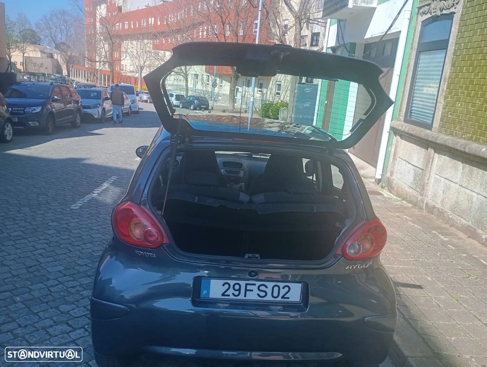 Toyota Aygo 1.0 + AC+VSC - 4