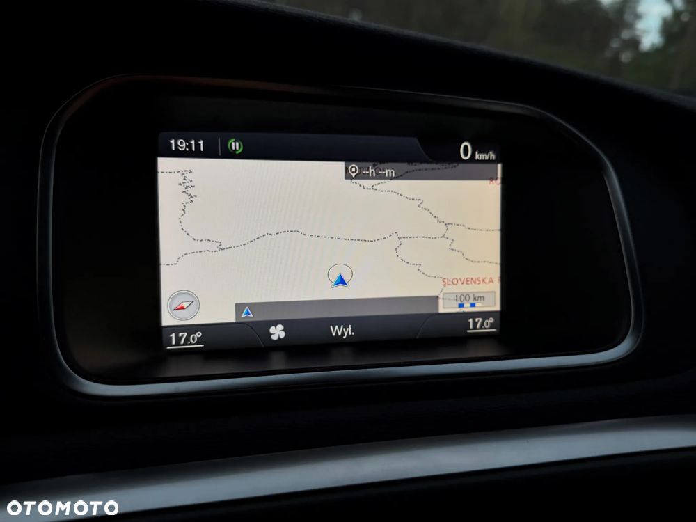 Volvo V40 D2 R Design - 24