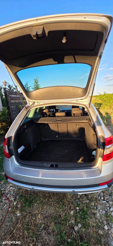 Skoda Octavia 2.0 TDI 4x4 DSG Scout - 7