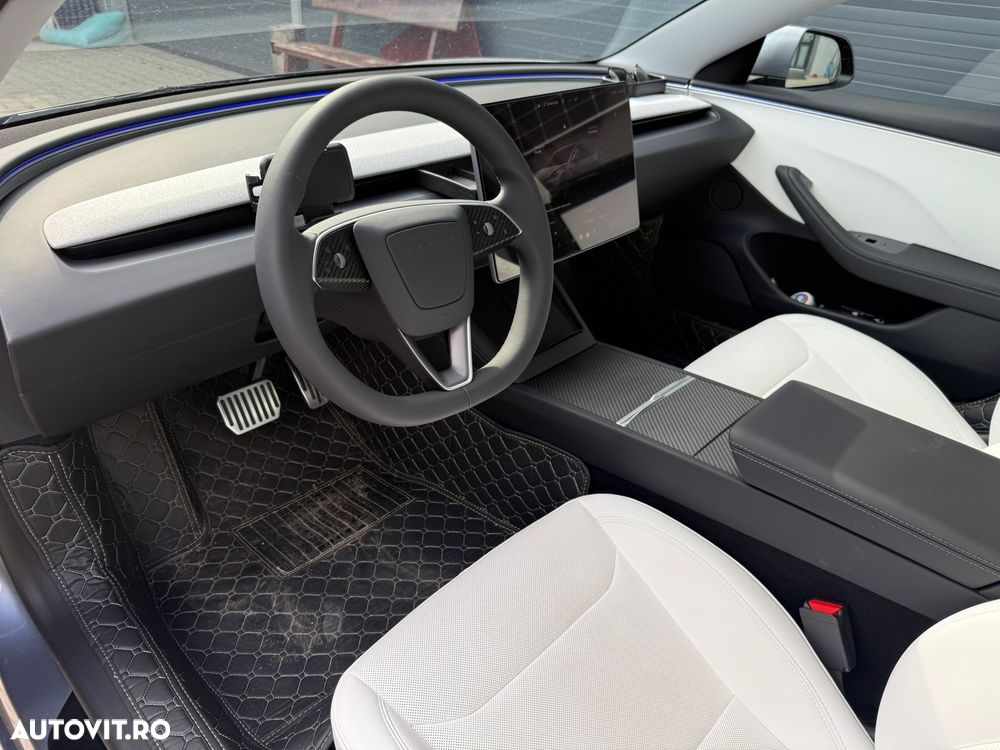 Tesla Model 3 - 5