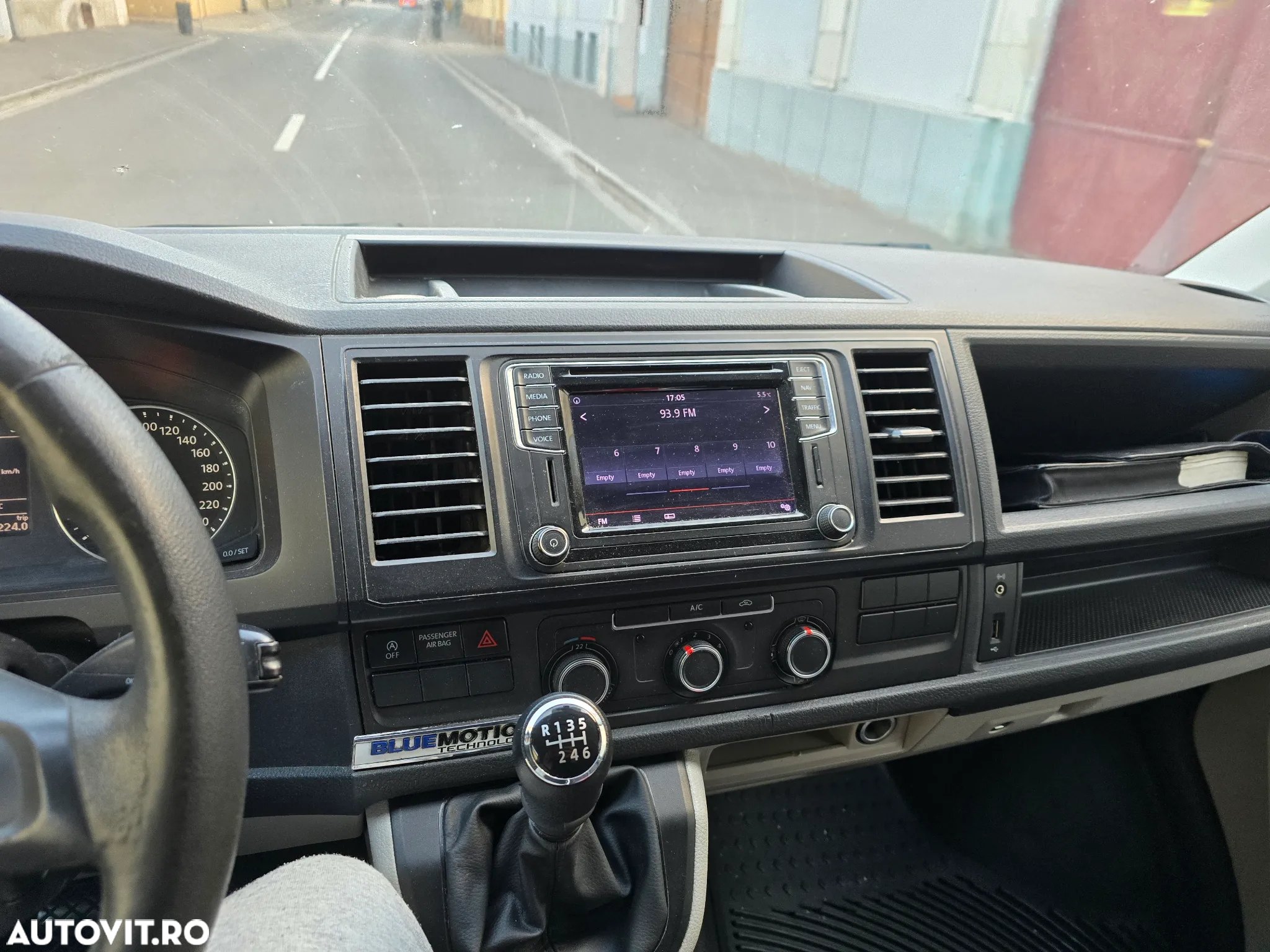 Volkswagen Transporter - 9