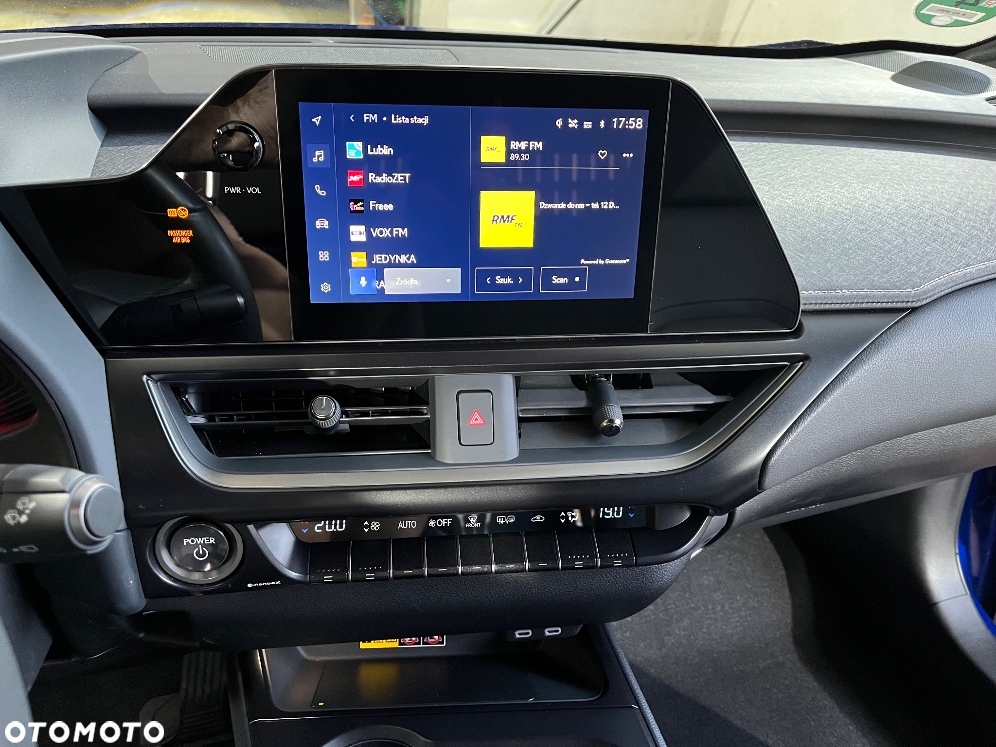 Lexus UX 250h (E-FOUR) F SPORT - 38