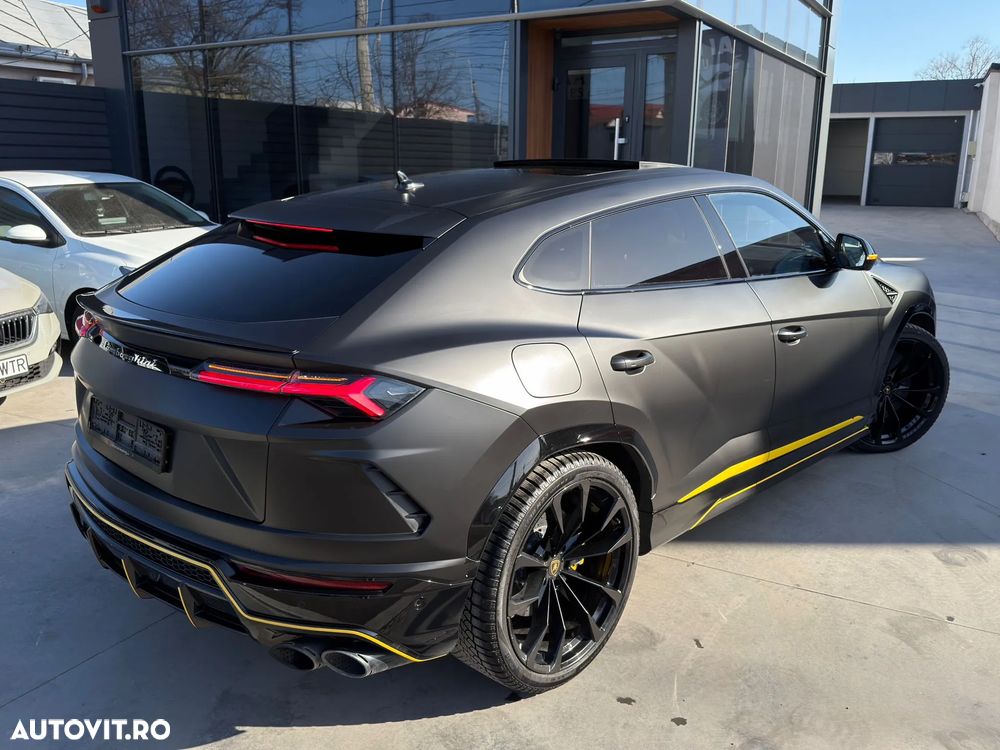 Lamborghini URUS - 10