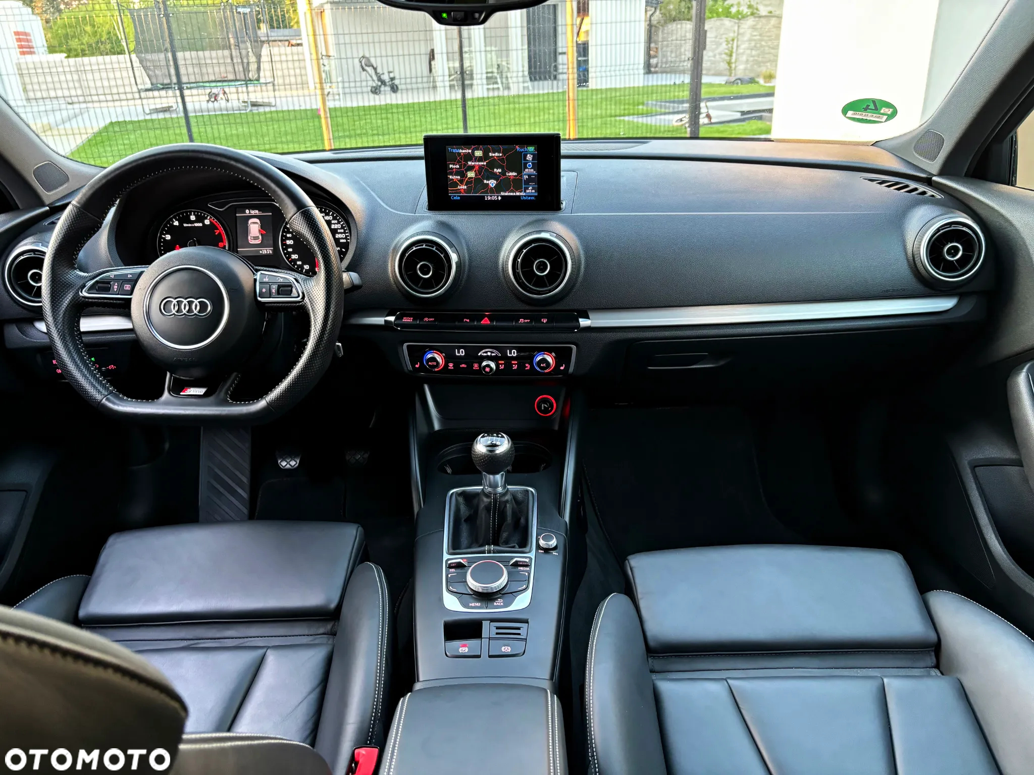 Audi A3 1.8 TFSI Sportback S line Sportpaket - 2