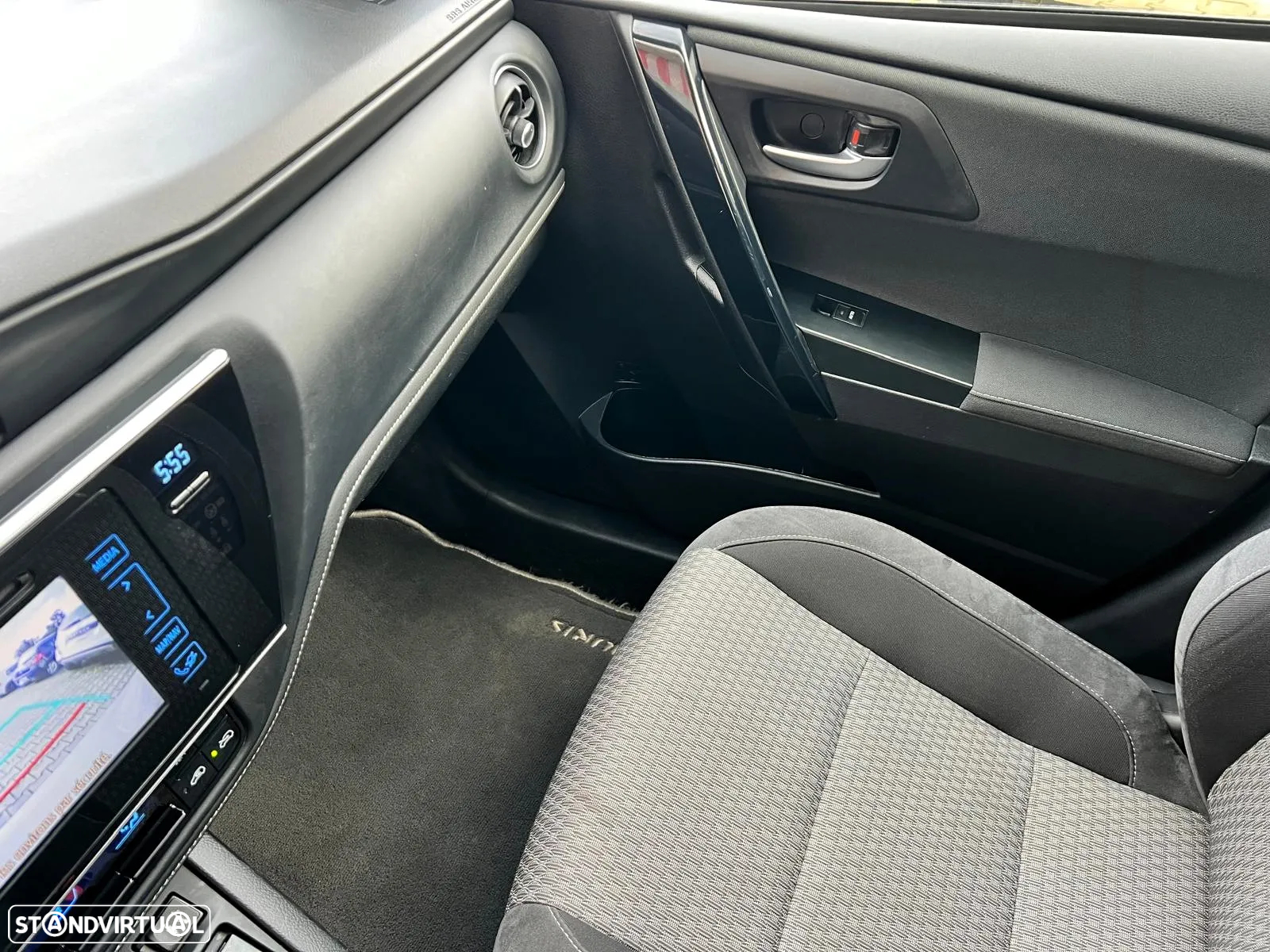 Toyota Auris 1.8 HSD Exclusive +TSS+Navi - 10