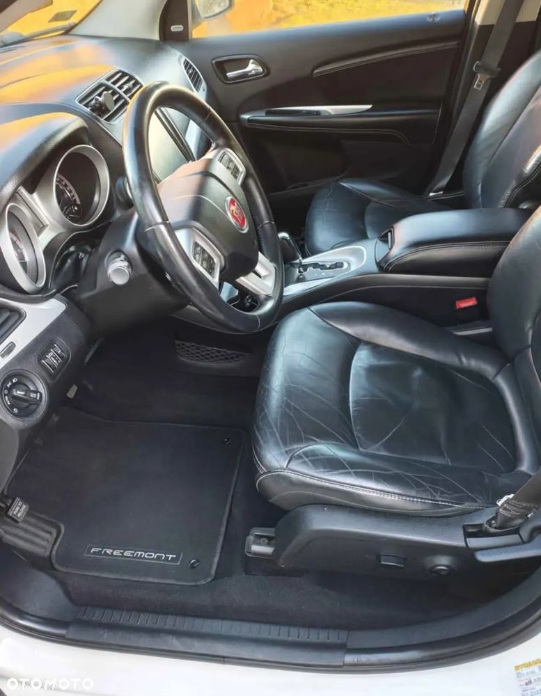 Fiat Freemont 2.0 Multijet 16V DPF Automatik Allrad Lounge - 4