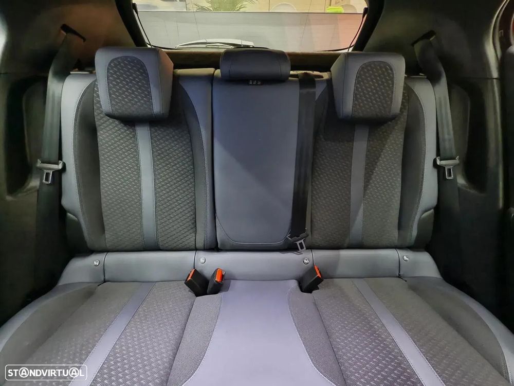 Peugeot 2008 1.5 BlueHDi Allure Pack EAT8 - 48