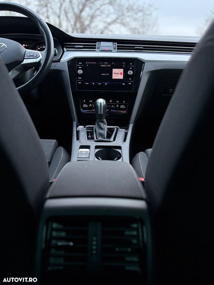 Volkswagen Passat - 8