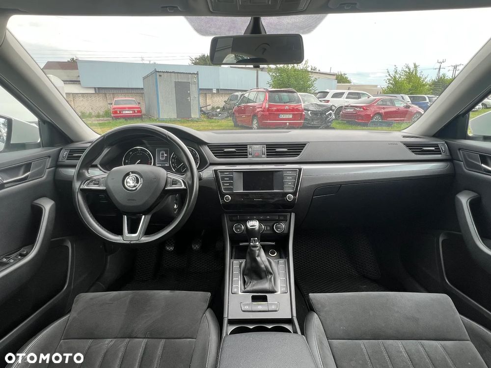 Skoda Superb 1.6 TDI Ambition - 10
