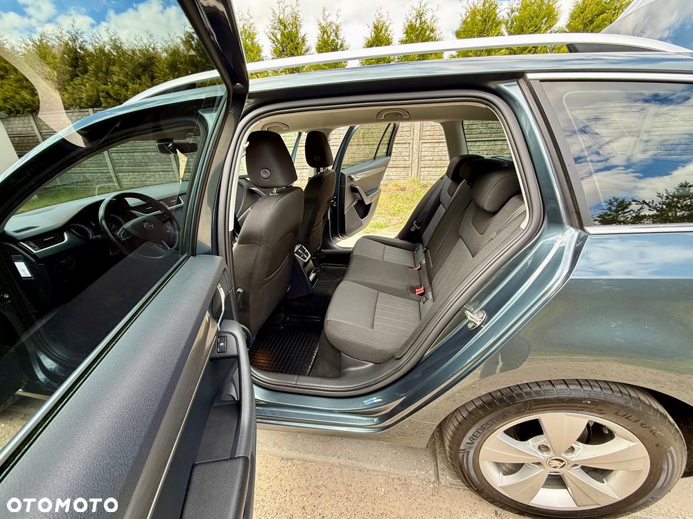Skoda Octavia 2.0 TDI Edition DSG - 27