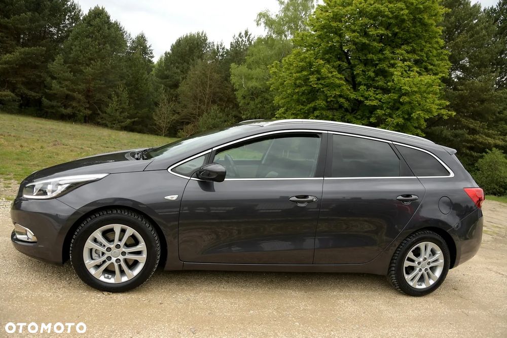 Kia Ceed 1.6 CRDi 136 ISG Dream Team Edition - 3