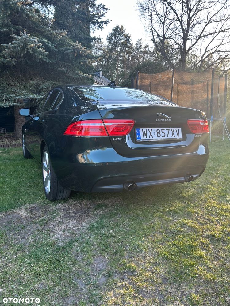 Jaguar XE 25t Prestige - 5