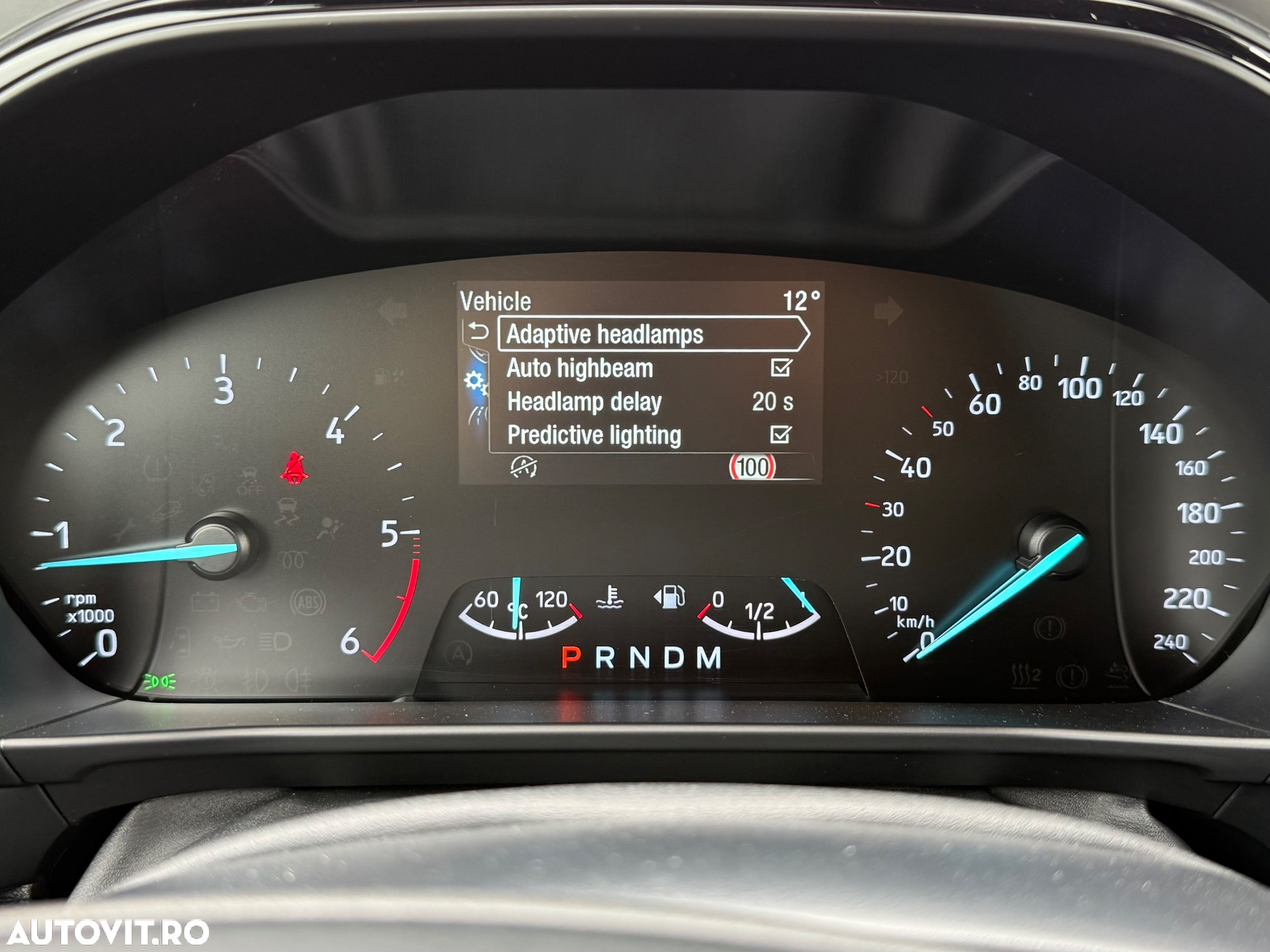 Ford Focus Turnier 1.5 EcoBlue Start-Stopp-System Aut. ST-LINE - 22