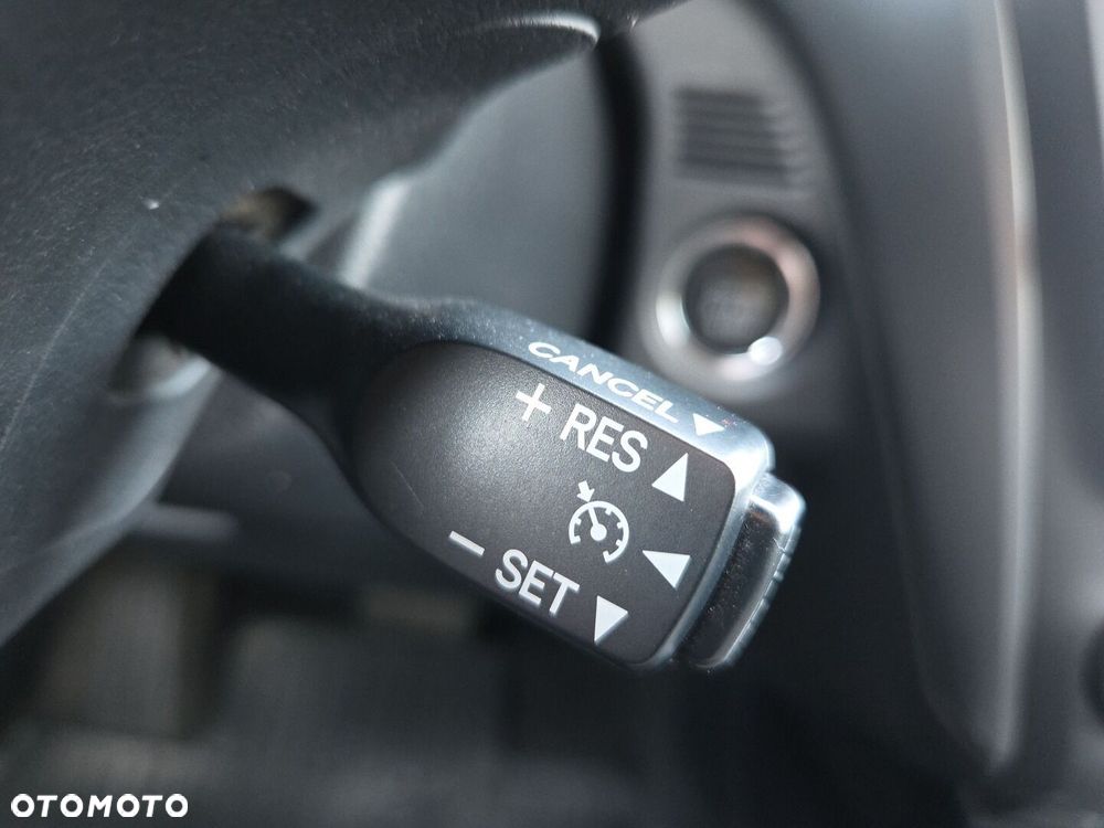 Toyota Avensis 1.8 Premium MS - 25
