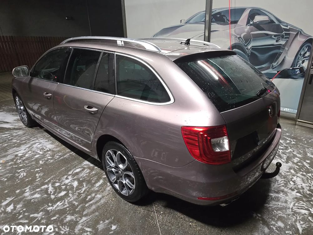 Skoda Superb 2.0 TDI Platinum DSG - 11