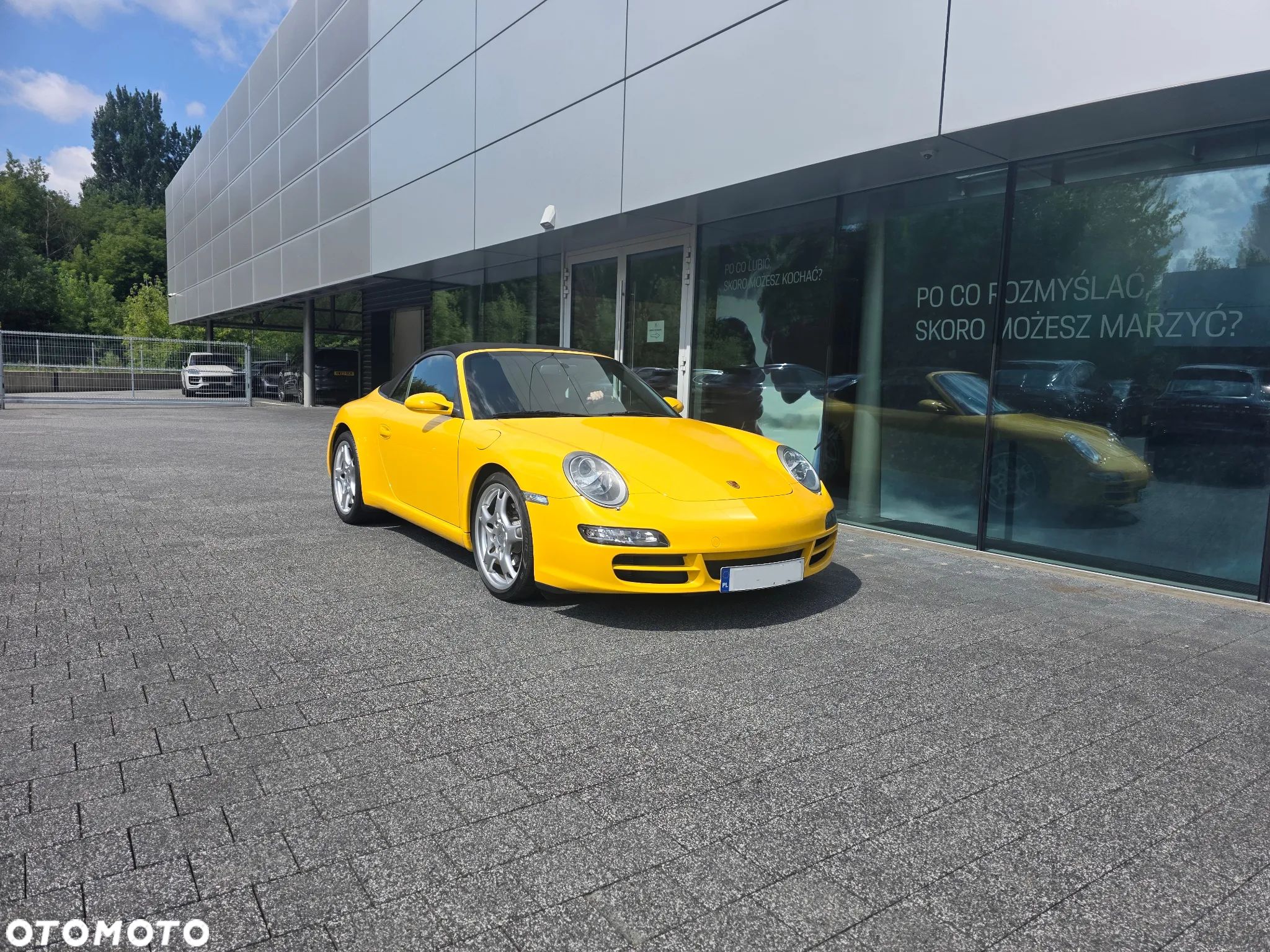 Porsche 911 Carrera Cabrio - 1