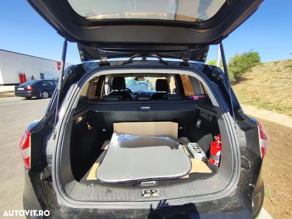Ford Kuga 2.0 TDCi 4WD Powershift Titanium - 5