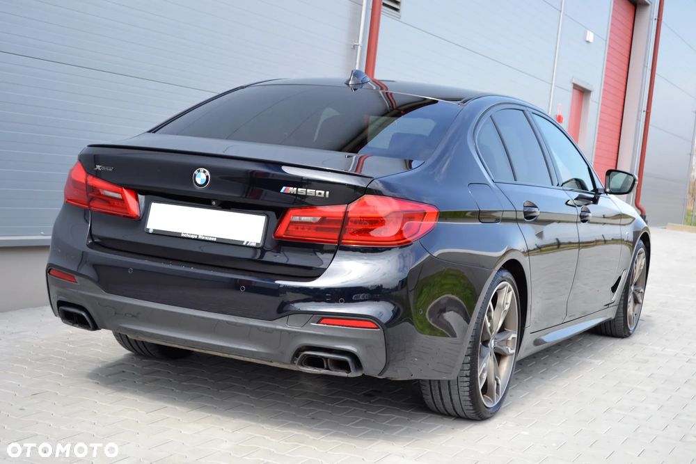 BMW Seria 5 M550i xDrive sport - 4