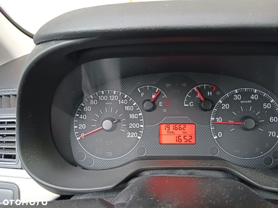 Fiat Punto 1.4 16V Emotion - 7