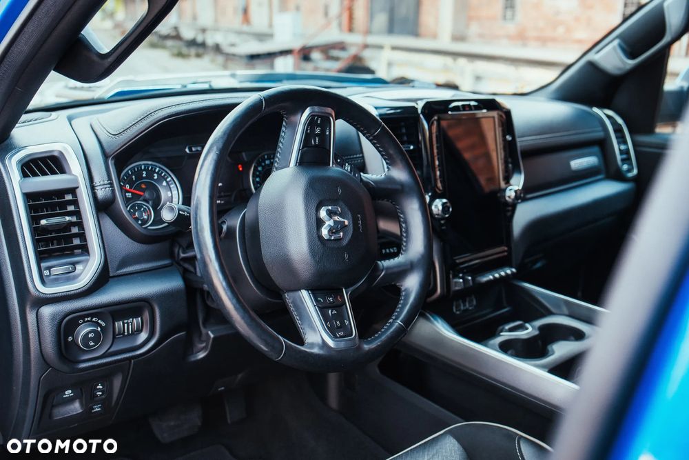 RAM 1500 Crew Cab Laramie - 11