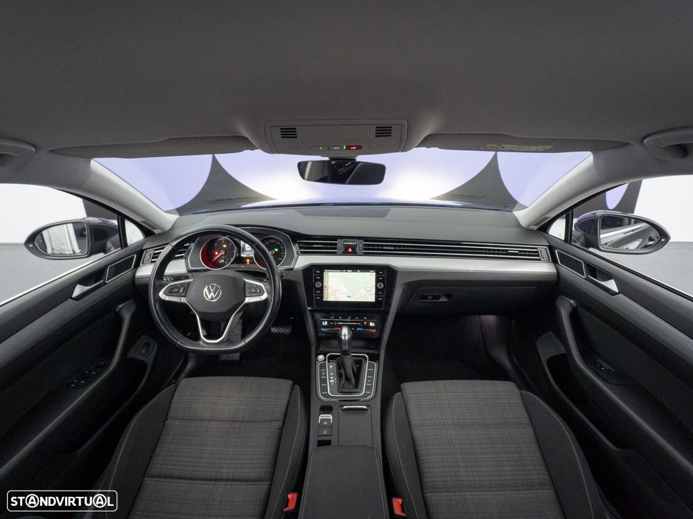 VW Passat Variant 2.0 TDI Business DSG - 14