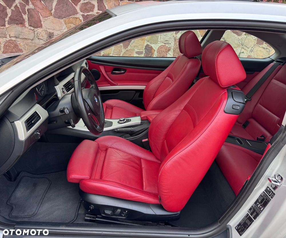BMW Seria 3 335i Edition Exclusive - 12