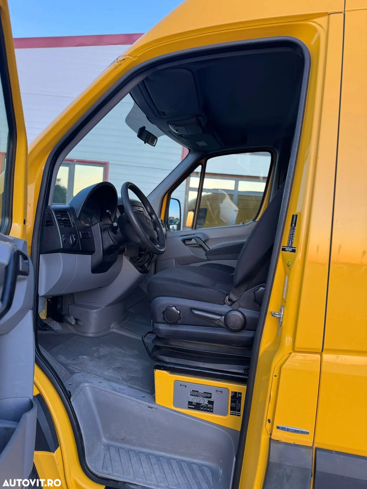 Mercedes-Benz Sprinter - 4