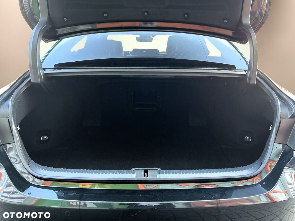 Lexus ES 300h Business Edition - 31