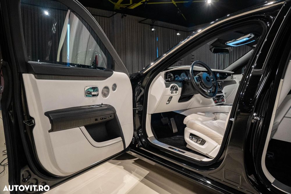 Rolls-Royce Ghost - 24