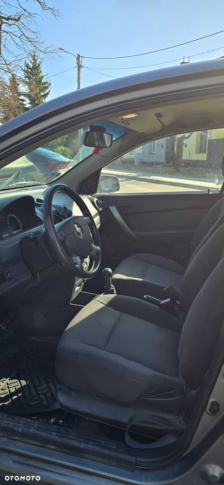 Chevrolet Aveo - 5