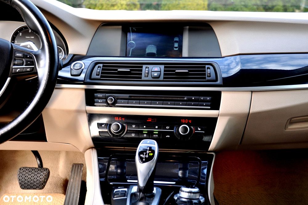 BMW Seria 5 520d Sport-Aut - 26