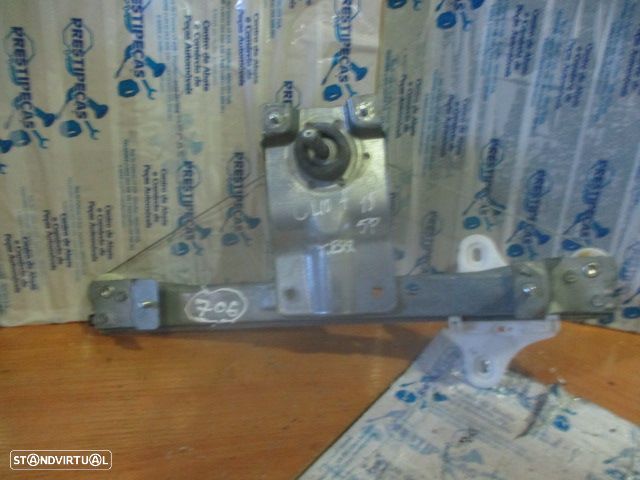 Elevador Manual 82701320 RENAULT CLIO 4 2015 5P TE - 1