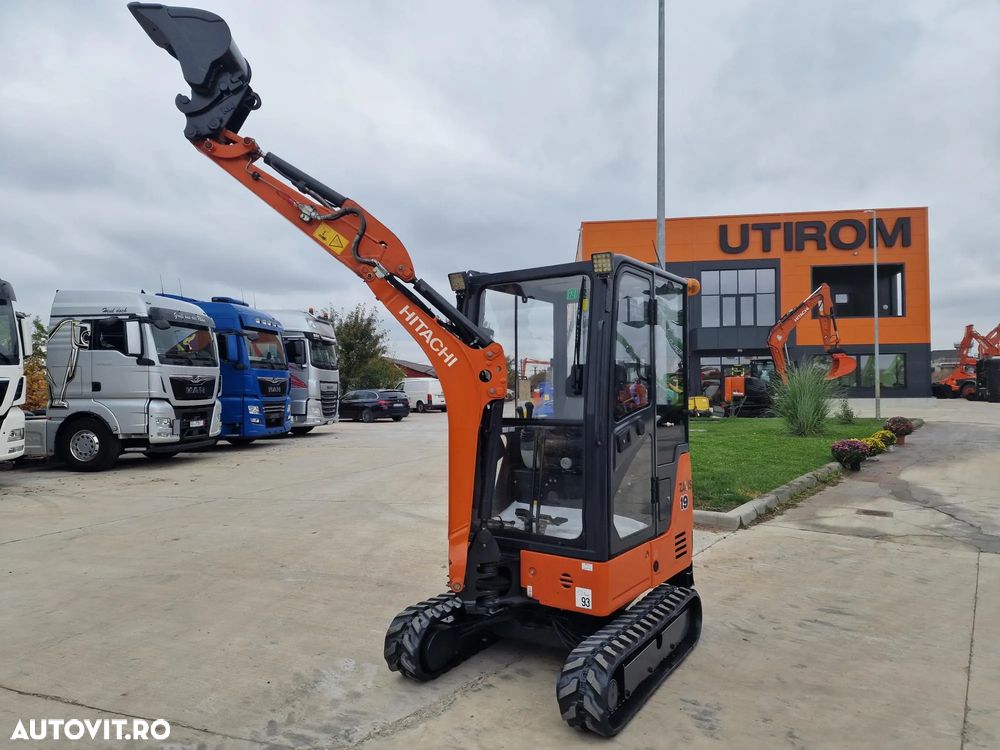 Hitachi ZX19, Masa operat 2tone, 2019, 1.596h, LAMA, CUPLA RAPIDA+3 CUPE, Senile extensibile, latime strans 0,98m, Inst picon, cabina, radio, senile 80% ok, STARE FOARTE BUNA, posibilitate leasing 4 ani, rata lunara 2.000 lei-PROMOTIE-17.900EUR+Tva - 35