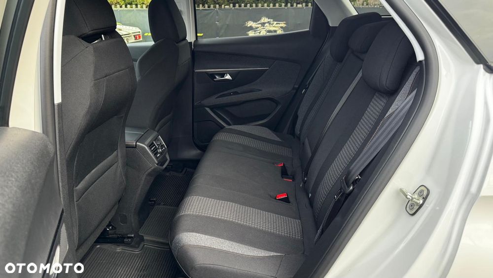 Peugeot 3008 1.2 PureTech Road Trip S&S - 18