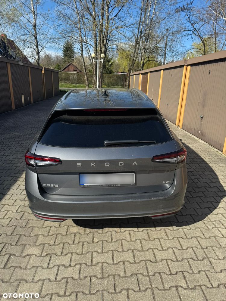 Skoda Superb 2.0 TDI SCR 4x4 L&K DSG - 9