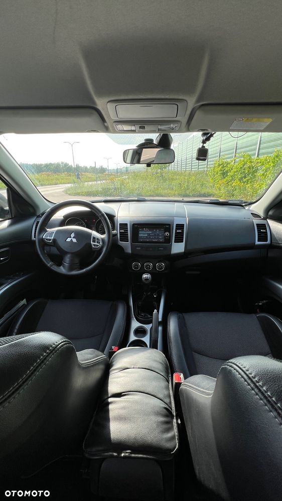 Mitsubishi Outlander 2.0 Invite 2WD EU5 - 24
