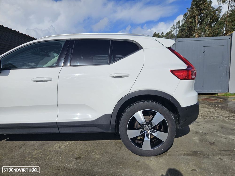 Volvo XC 40 D4 AWD Geartronic Momentum Pro - 14