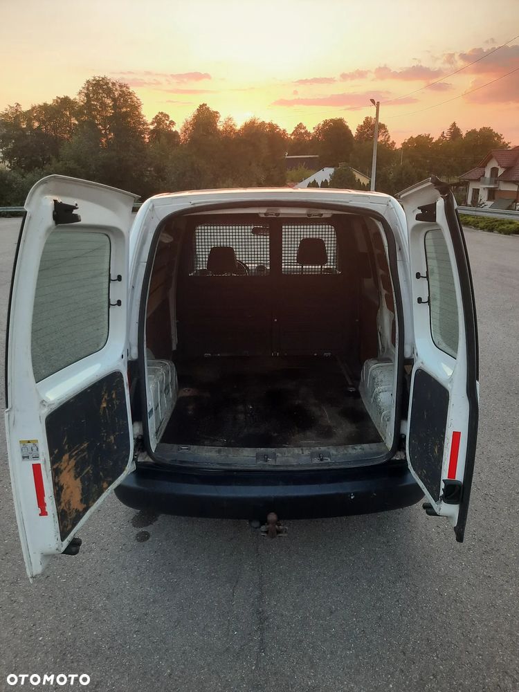 Volkswagen Caddy Cross - 9