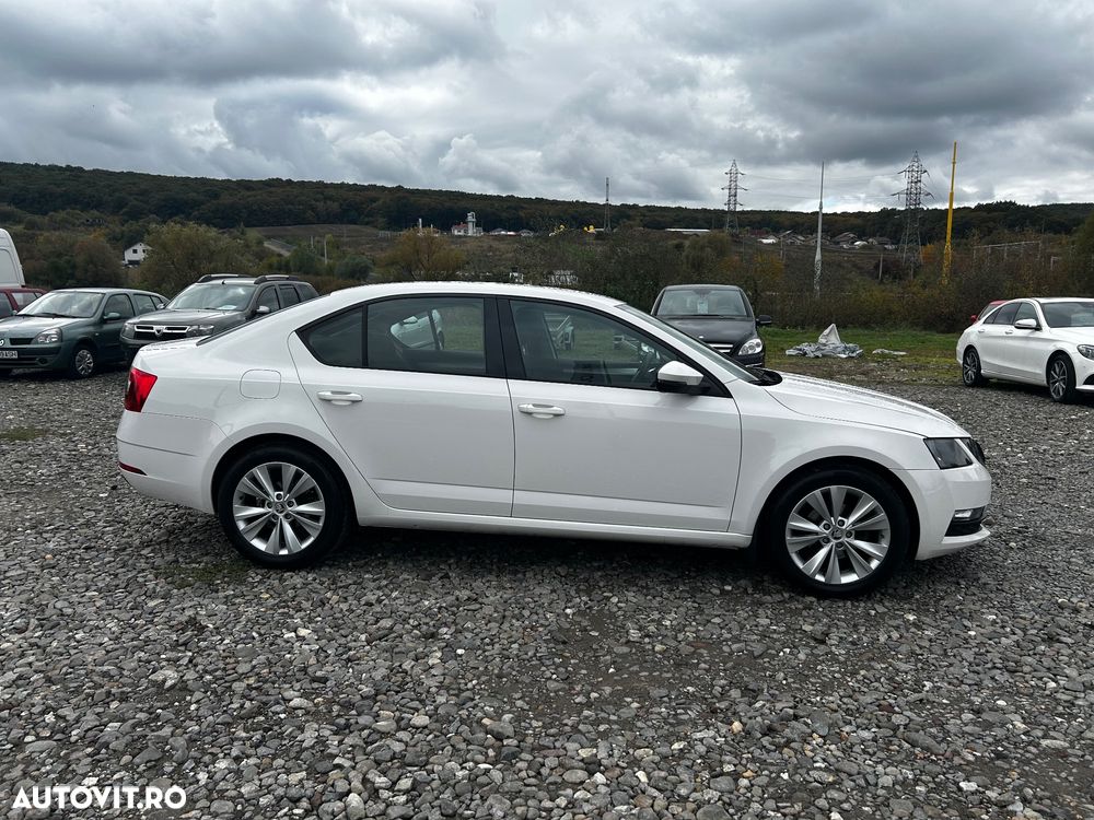 Skoda Octavia Combi Diesel 1.6 TDI Active - 9